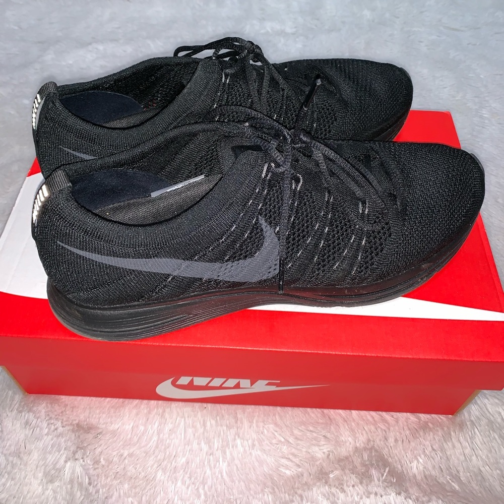 ❌SOLD❌ NIKE Fly Knot Trainers